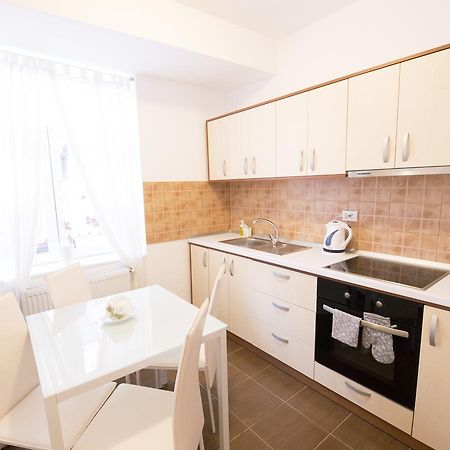 Sunny Old Town Apartment Brasov Exterior photo
