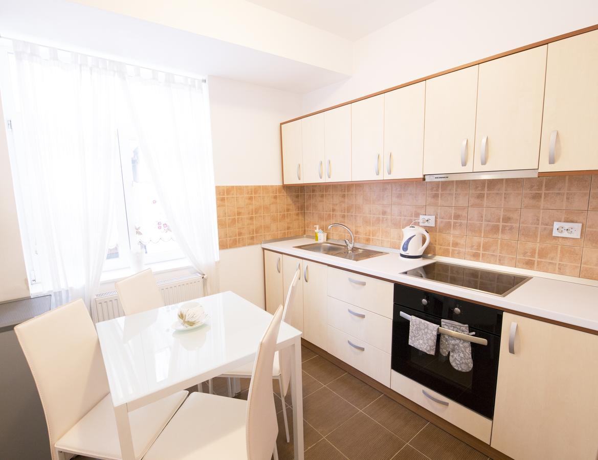 Sunny Old Town Apartment Brasov Exterior photo